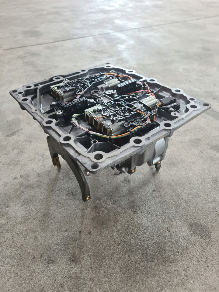 VOLVO WYBIERAK SKRZYNI BIEGÓW "TRAG G" Z RETARDEREM VOLVO FH 4 5 RENAULT GAMA T - Boîte de vitesse et pièces pour Camion: photos 1 VOLVO WYBIERAK SKRZYNI BIEGÓW "TRAG G" Z RETARDEREM VOLVO FH 4 5 RENAULT GAMA T - Boîte de vitesse et pièces pour Camion: photos 1