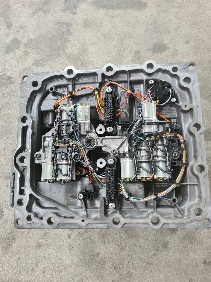 VOLVO WYBIERAK SKRZYNI BIEGÓW "TRAG G" Z RETARDEREM VOLVO FH 4 5 RENAULT GAMA T - Boîte de vitesse et pièces pour Camion: photos 3 VOLVO WYBIERAK SKRZYNI BIEGÓW "TRAG G" Z RETARDEREM VOLVO FH 4 5 RENAULT GAMA T - Boîte de vitesse et pièces pour Camion: photos 3