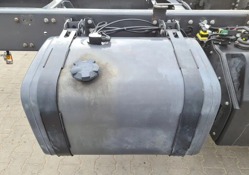 VOLVO ZBIORNIK PALIWA RENAULT DXI GAMA T D C VOLVO FH FM FL FE LOW DECK 83x69x56 - Réservoir de carburant pour Camion: photos 1 VOLVO ZBIORNIK PALIWA RENAULT DXI GAMA T D C VOLVO FH FM FL FE LOW DECK 83x69x56 - Réservoir de carburant pour Camion: photos 1