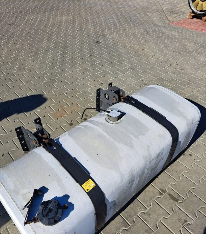 VOLVO ZBIORNIK PALIWA VOLVO FH FM FMX FL FE RENAULT GAMA T D RANGE LOW DECK MEGA - Réservoir de carburant pour Camion: photos 3 VOLVO ZBIORNIK PALIWA VOLVO FH FM FMX FL FE RENAULT GAMA T D RANGE LOW DECK MEGA - Réservoir de carburant pour Camion: photos 3