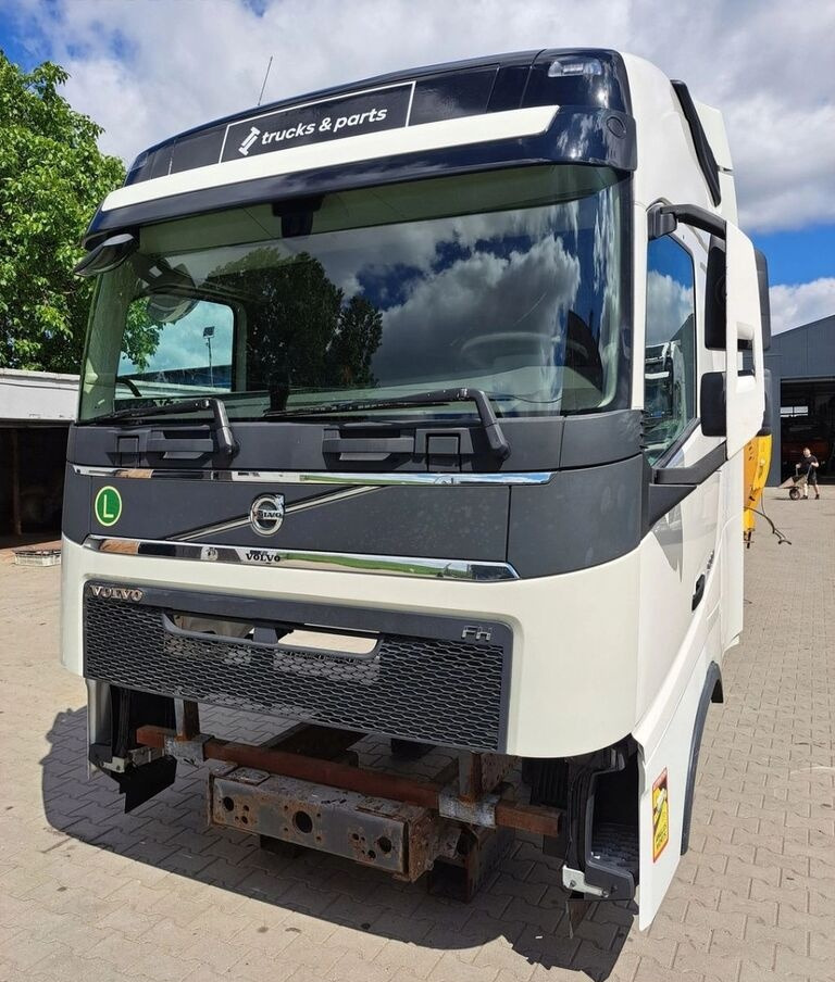 Volvo FH 4 EURO 6 GLOBETROTTER Volvo - Cabine pour Camion: photos 2 Volvo FH 4 EURO 6 GLOBETROTTER Volvo - Cabine pour Camion: photos 2