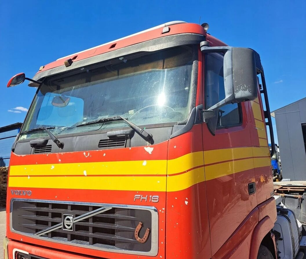 Volvo SPRZEDAM KABINĘ FH 16 EURO 5 NISKA. Volvo - Cabine pour Camion: photos 2 Volvo SPRZEDAM KABINĘ FH 16 EURO 5 NISKA. Volvo - Cabine pour Camion: photos 2
