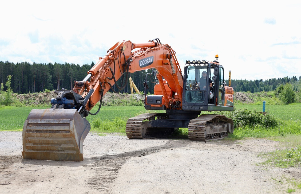 Doosan DX255 LC - 3 - Pelle sur chenille: photos 2 Doosan DX255 LC - 3 - Pelle sur chenille: photos 2