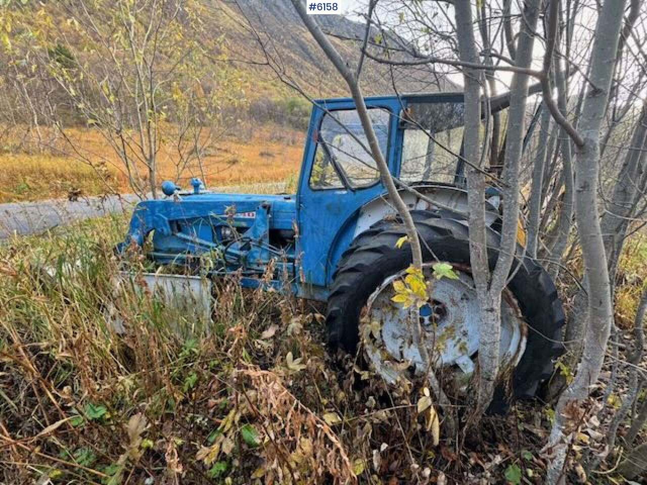 1973 Ford 4000 tractor backhoe. Repair.object - Tracteur agricole: photos 3 1973 Ford 4000 tractor backhoe. Repair.object - Tracteur agricole: photos 3
