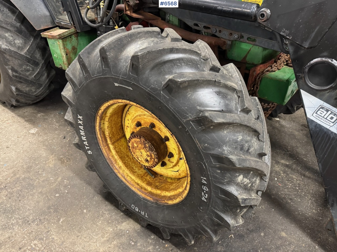 1980 John Deere 2140 w/ front loader. - Tracteur agricole: photos 5 1980 John Deere 2140 w/ front loader. - Tracteur agricole: photos 5