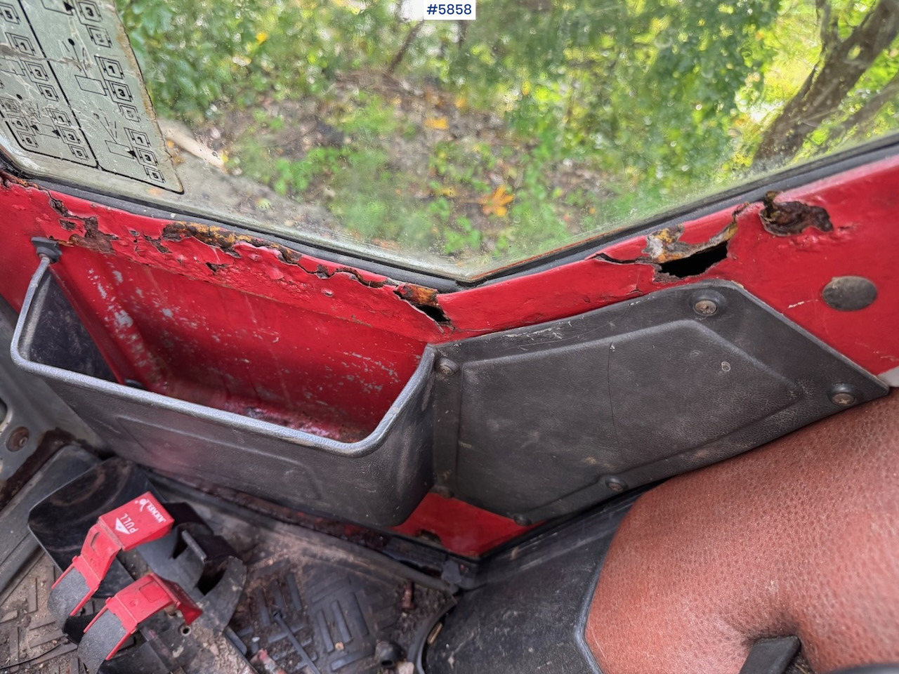 Tracteur agricole 1983 Massey Ferguson 690 with front loader: photos 20