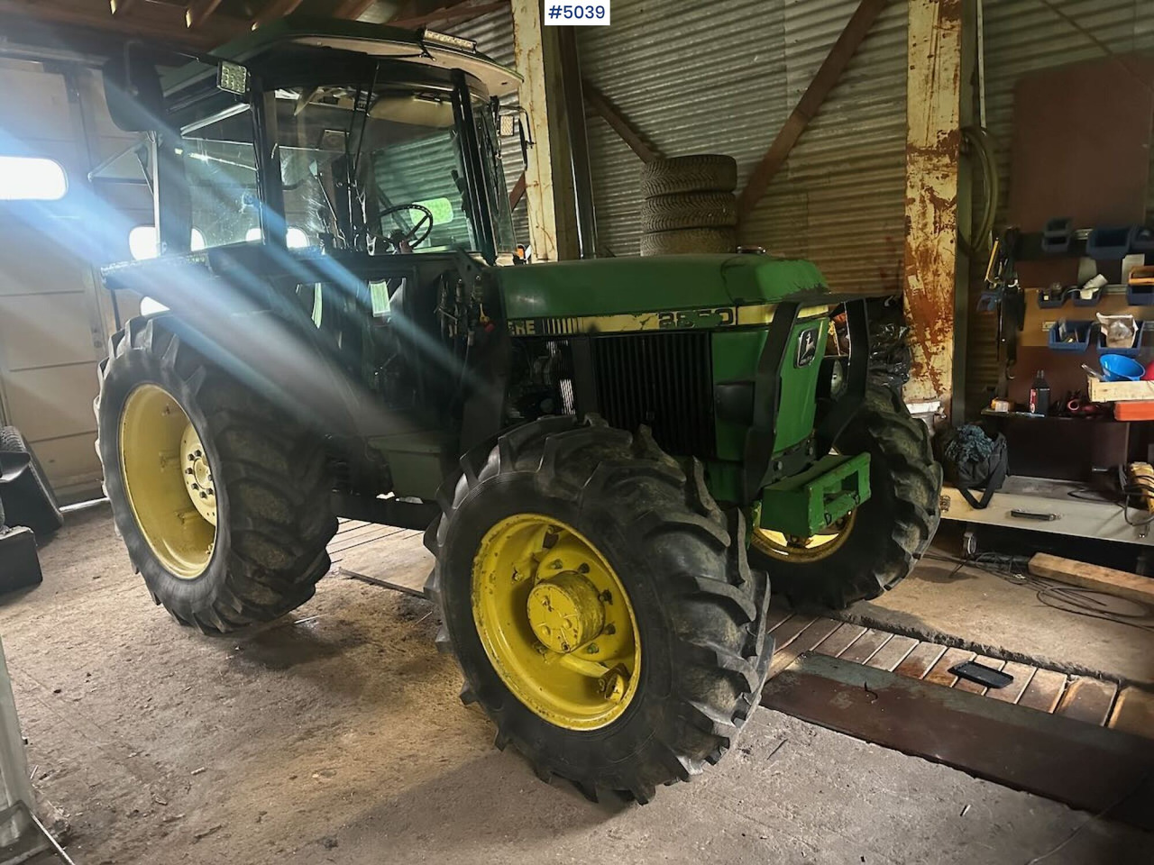 1987 John Deere 2850 Synchron w/ front loader - Tracteur agricole: photos 1 1987 John Deere 2850 Synchron w/ front loader - Tracteur agricole: photos 1