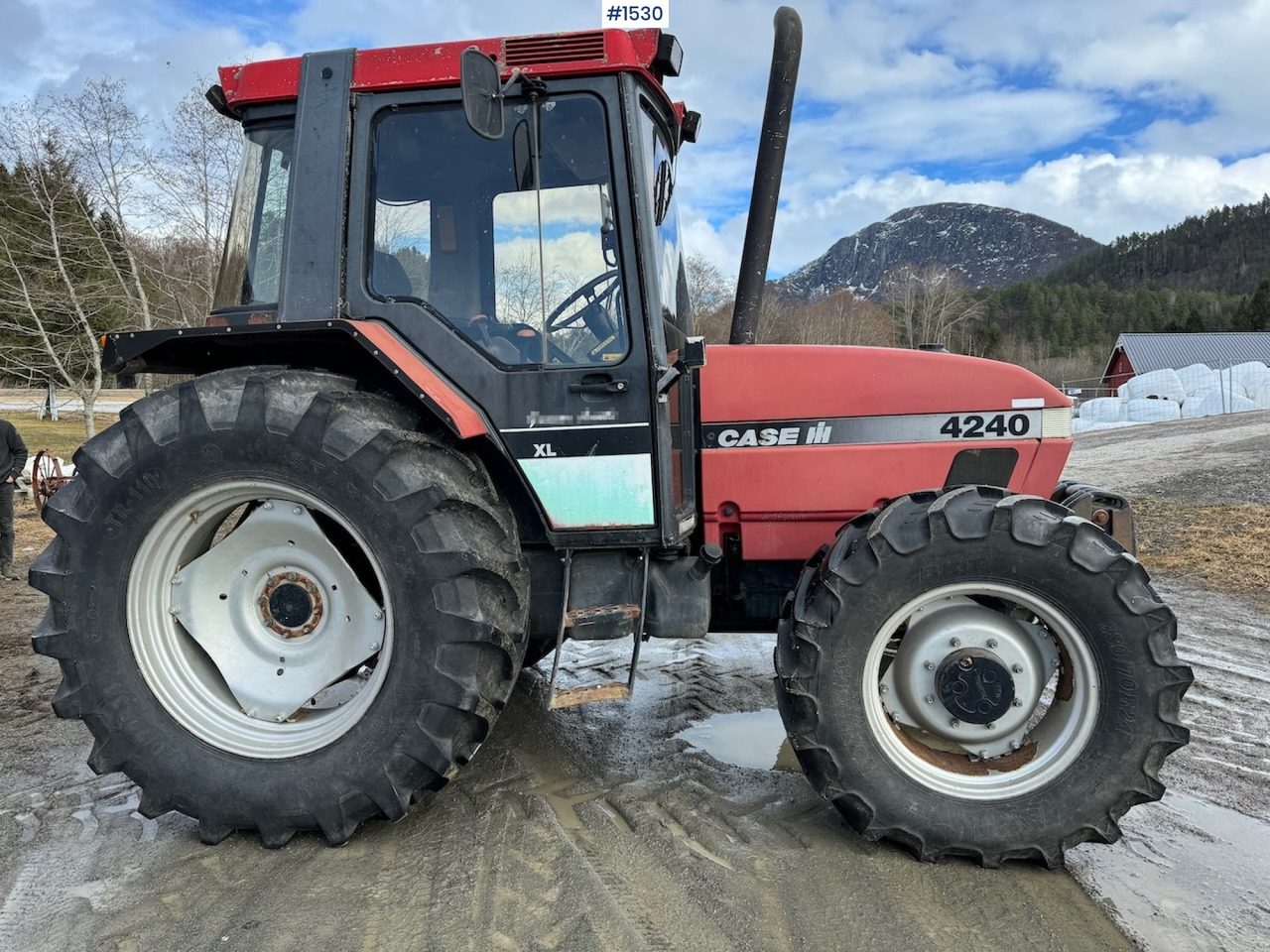 1996 Case CASE IH 4240 XL - Tracteur agricole: photos 2 1996 Case CASE IH 4240 XL - Tracteur agricole: photos 2