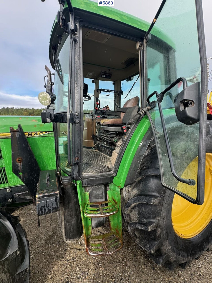 Tracteur agricole 1996 John Deere 6400 4x4 w/ front loader.: photos 10