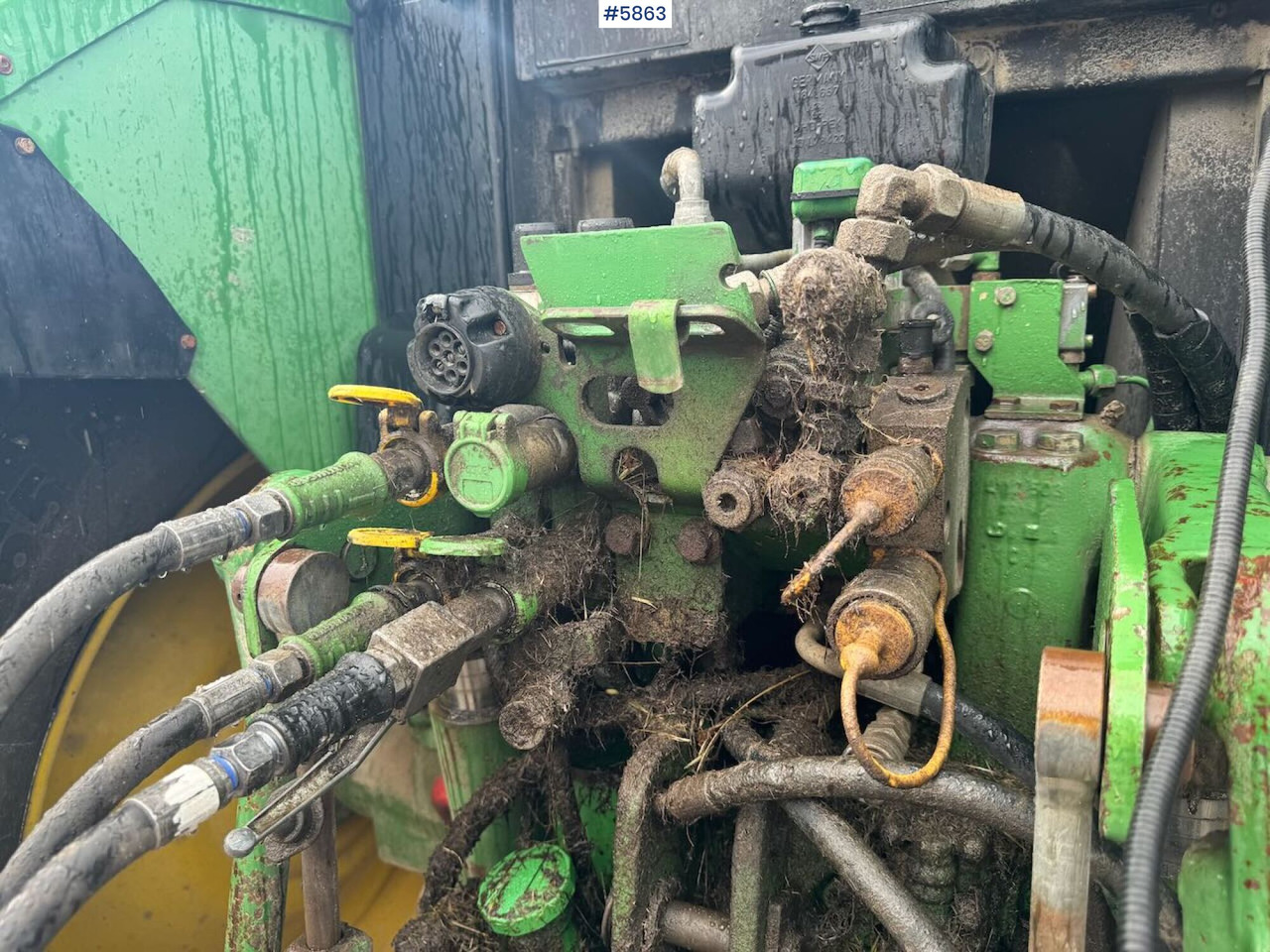 Tracteur agricole 1996 John Deere 6400 4x4 w/ front loader.: photos 20