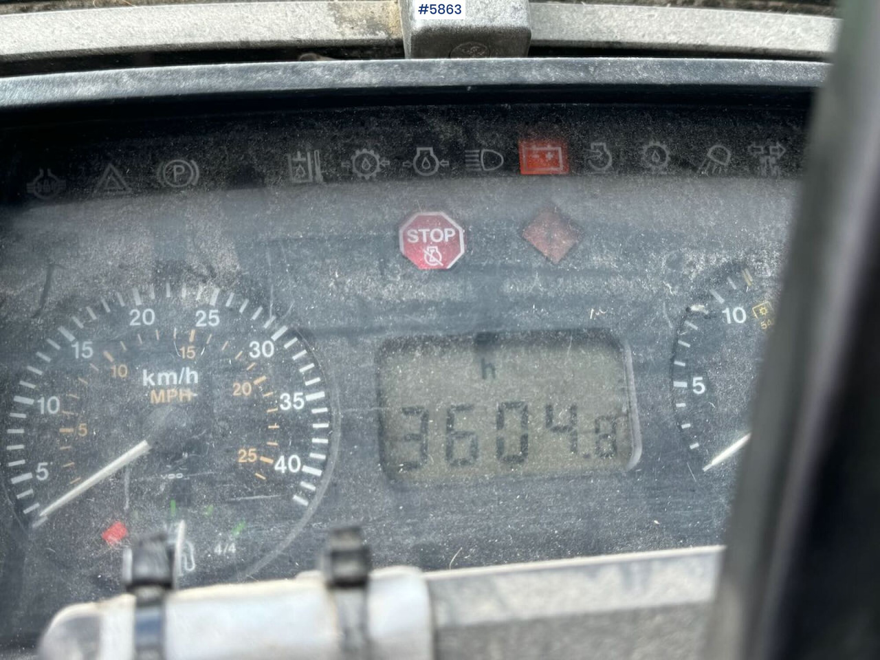 Tracteur agricole 1996 John Deere 6400 4x4 w/ front loader.: photos 16