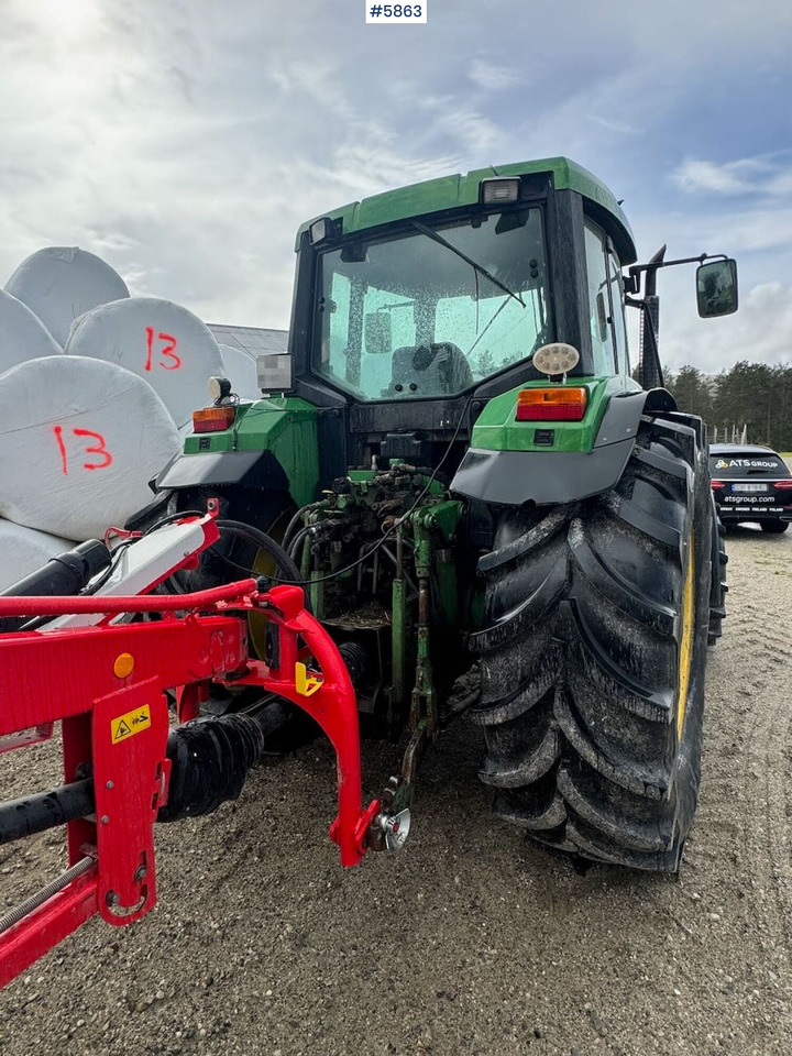 Tracteur agricole 1996 John Deere 6400 4x4 w/ front loader.: photos 9