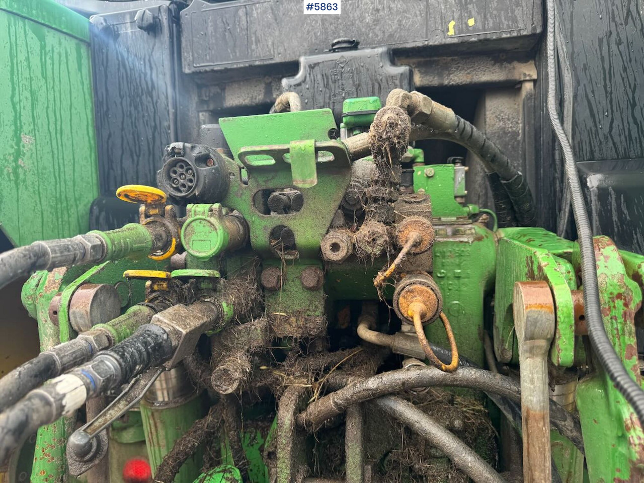 Tracteur agricole 1996 John Deere 6400 4x4 w/ front loader.: photos 19