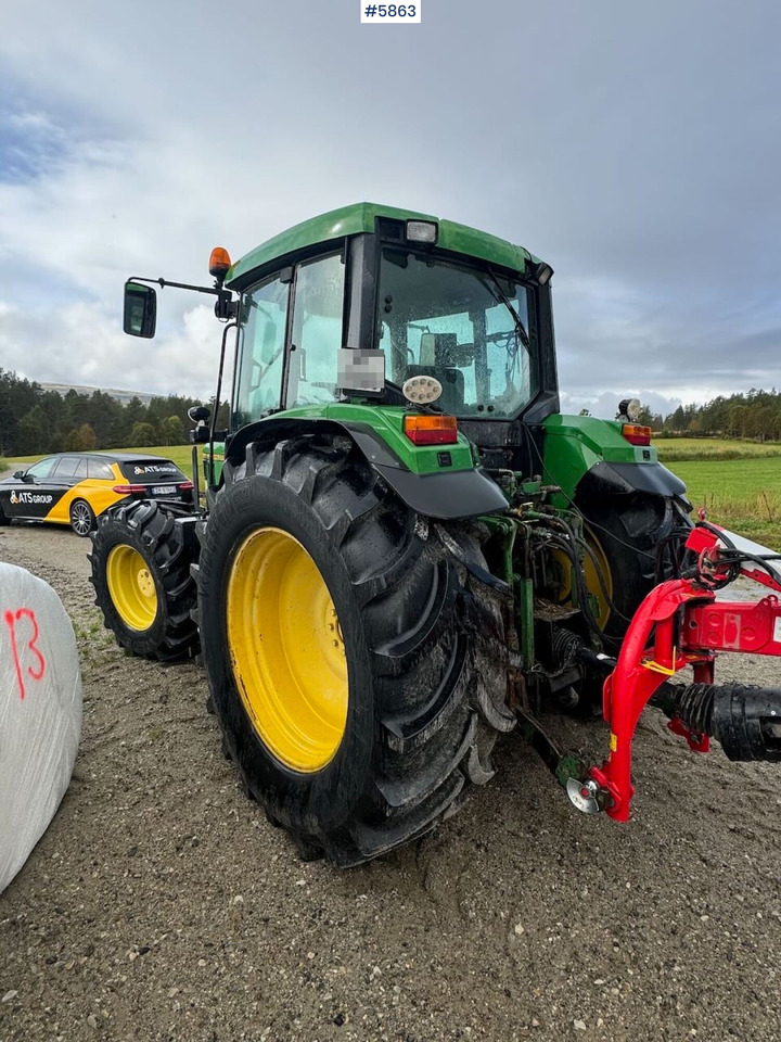Tracteur agricole 1996 John Deere 6400 4x4 w/ front loader.: photos 8