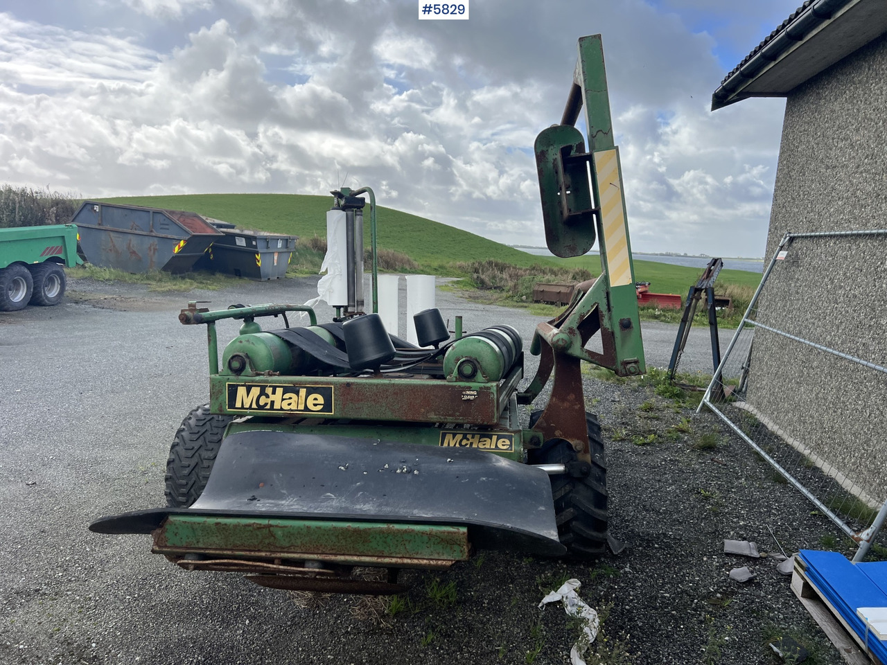 Matériel de fenaison 1996 Mchale 991B round bale wrapper: photos 16