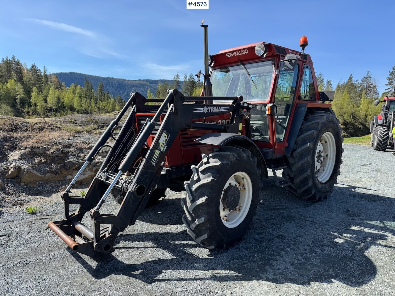 2002 Fiat 110-90 DT w/front loader. 1590 hours! - Tracteur agricole: photos 3 2002 Fiat 110-90 DT w/front loader. 1590 hours! - Tracteur agricole: photos 3