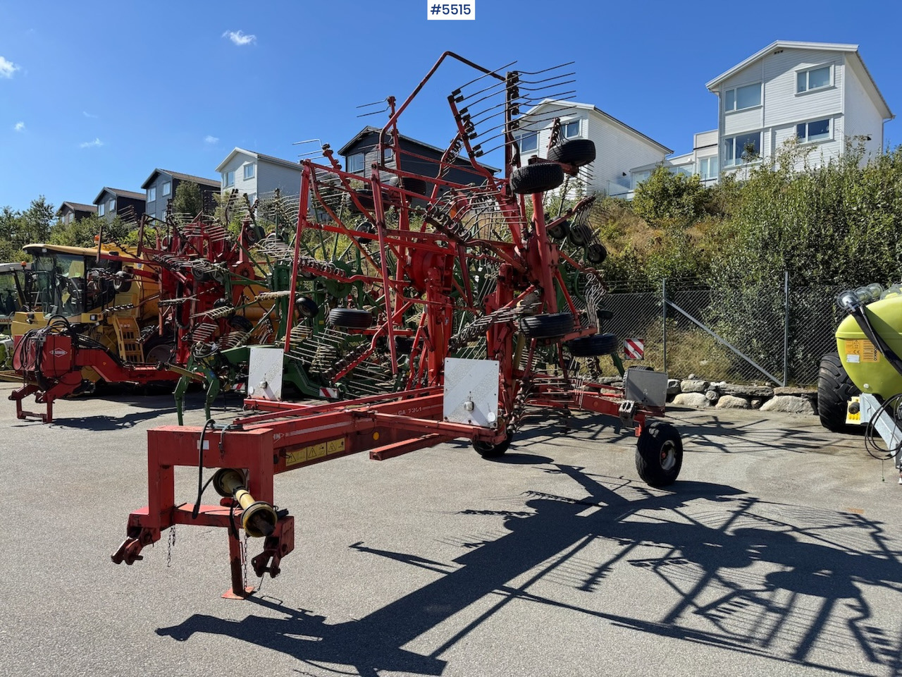 2002 Kuhn GA 7301 Collecting rake - Matériel de fenaison: photos 5 2002 Kuhn GA 7301 Collecting rake - Matériel de fenaison: photos 5