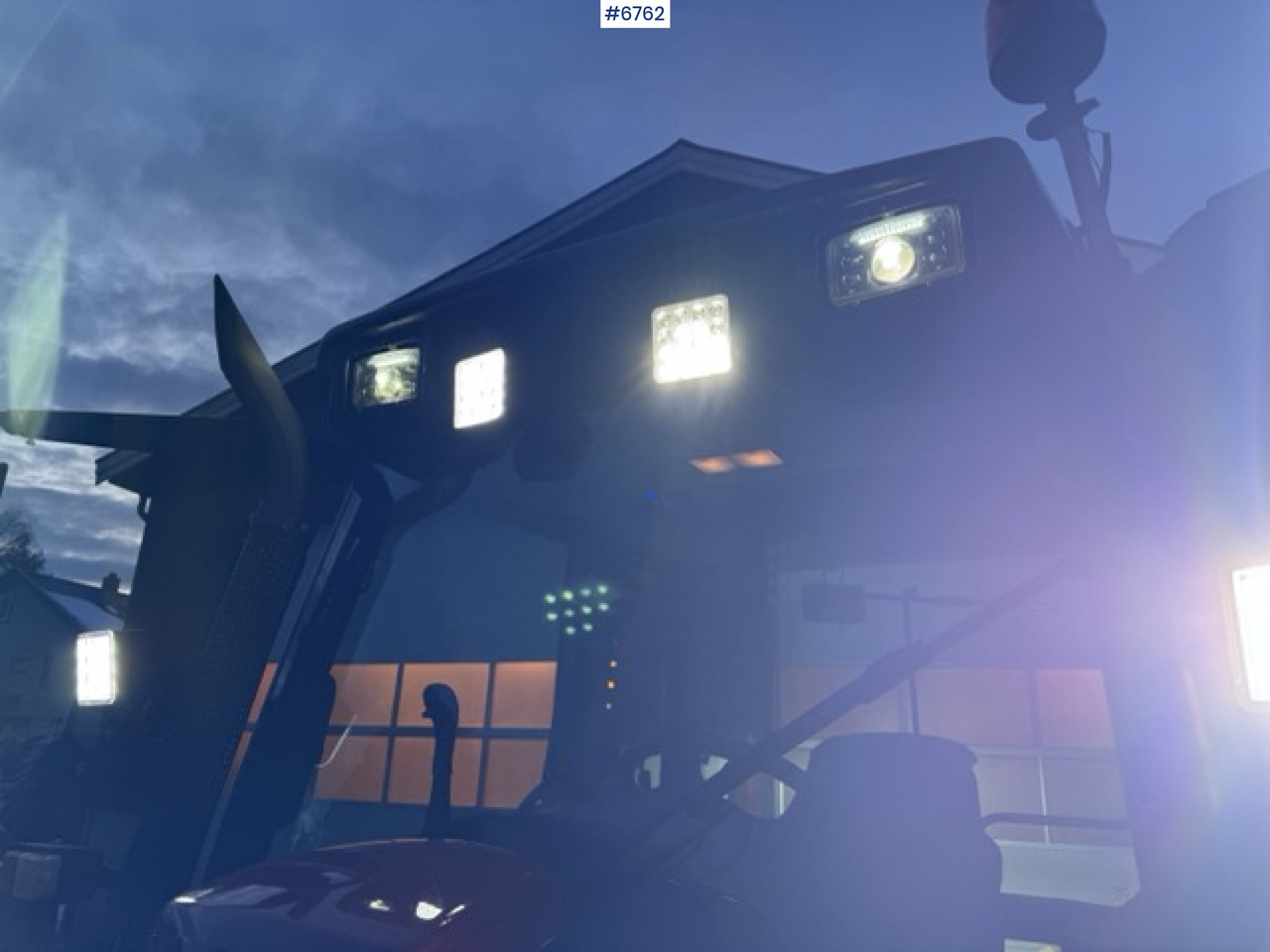 Tracteur agricole 2002 Valtra 6850 Tractor with front hydraulics! See video.: photos 14 Tracteur agricole 2002 Valtra 6850 Tractor with front hydraulics! See video.: photos 14