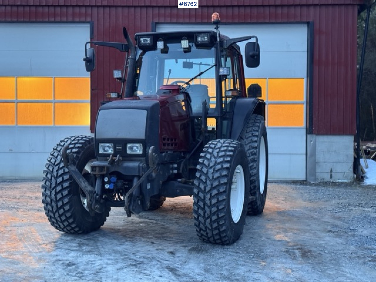 Tracteur agricole 2002 Valtra 6850 Tractor with front hydraulics! See video.: photos 12 Tracteur agricole 2002 Valtra 6850 Tractor with front hydraulics! See video.: photos 12