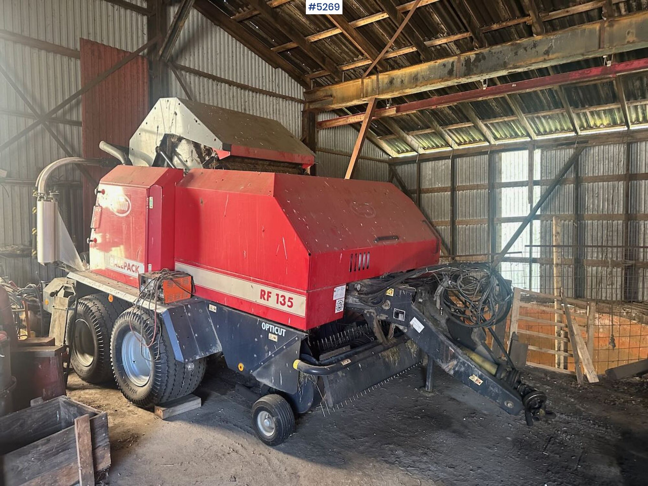 2003 Vicon RF 135 opticut round baler. - Matériel de fenaison: photos 2 2003 Vicon RF 135 opticut round baler. - Matériel de fenaison: photos 2