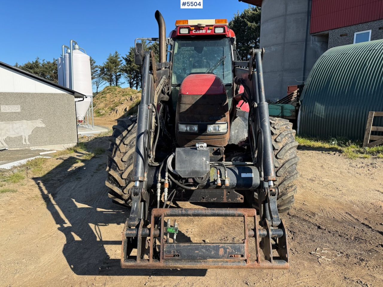 2004 Case IH CVX 170 w/ front loader - Tracteur agricole: photos 2 2004 Case IH CVX 170 w/ front loader - Tracteur agricole: photos 2