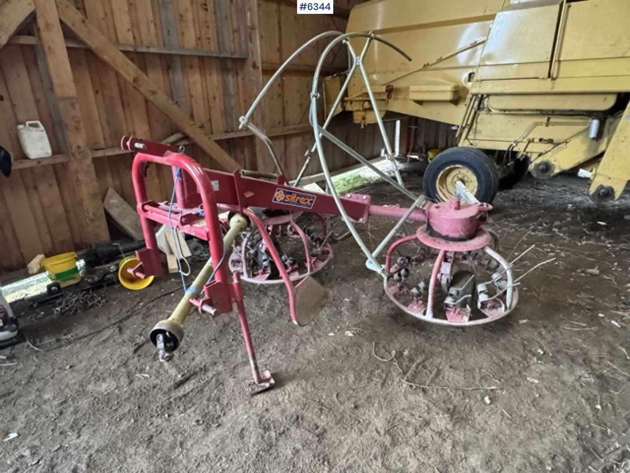 2004 Sitrex/Haymaker HM 300 - Matériel de fenaison: photos 1 2004 Sitrex/Haymaker HM 300 - Matériel de fenaison: photos 1