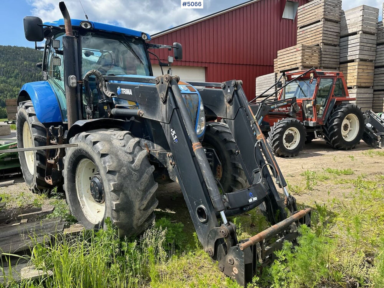 2011 New Holland T6080 w/ trima +5.1p - Tracteur agricole: photos 5 2011 New Holland T6080 w/ trima +5.1p - Tracteur agricole: photos 5