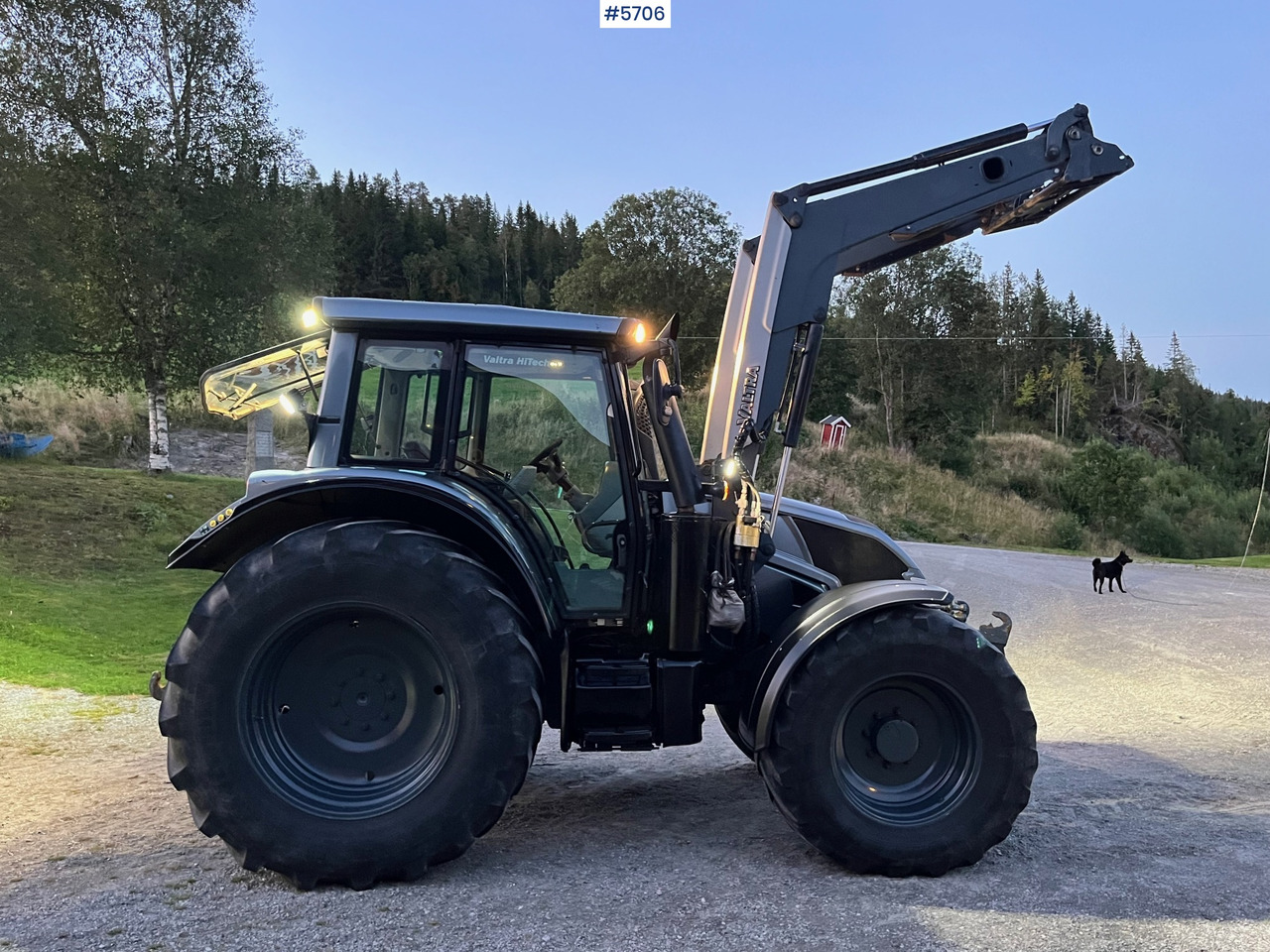 2014 Valtra N143 Direct, well equipped! - Tracteur agricole: photos 4 2014 Valtra N143 Direct, well equipped! - Tracteur agricole: photos 4
