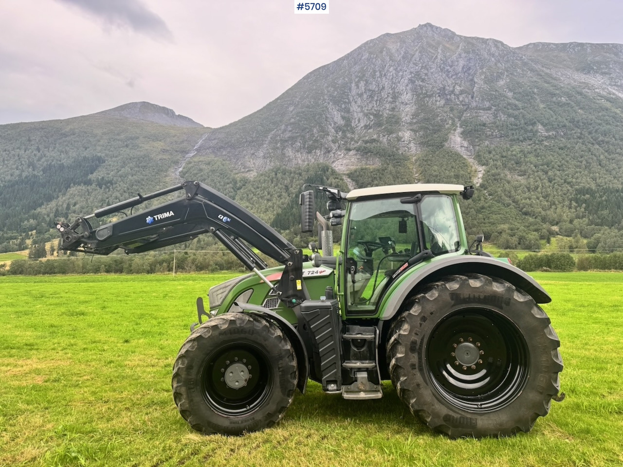 2017 Fendt 724 Vario w/ GPS, Front PTO, Loader and hydraulics. - Tracteur agricole: photos 4 2017 Fendt 724 Vario w/ GPS, Front PTO, Loader and hydraulics. - Tracteur agricole: photos 4