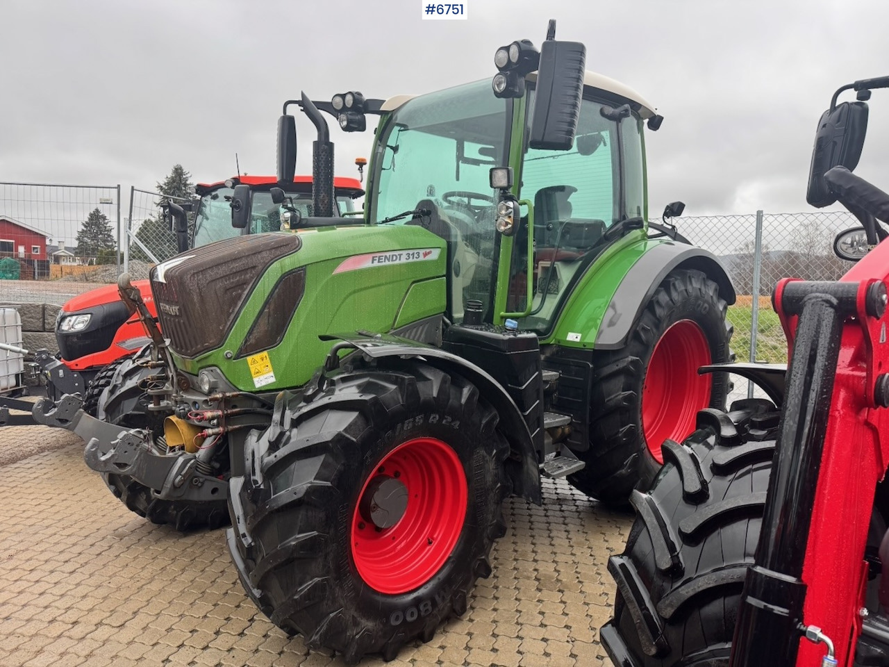2019 Fendt 313 Vario w/ Front hydraulics and 2 sets of tires. - Tracteur agricole: photos 3 2019 Fendt 313 Vario w/ Front hydraulics and 2 sets of tires. - Tracteur agricole: photos 3
