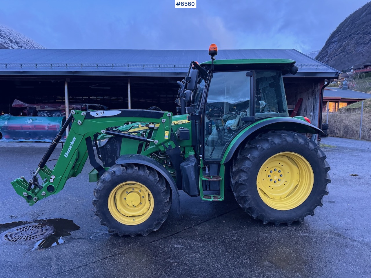 2021 John Deere 5100M w/ front loader. 958 Hours! - Tracteur agricole: photos 2 2021 John Deere 5100M w/ front loader. 958 Hours! - Tracteur agricole: photos 2