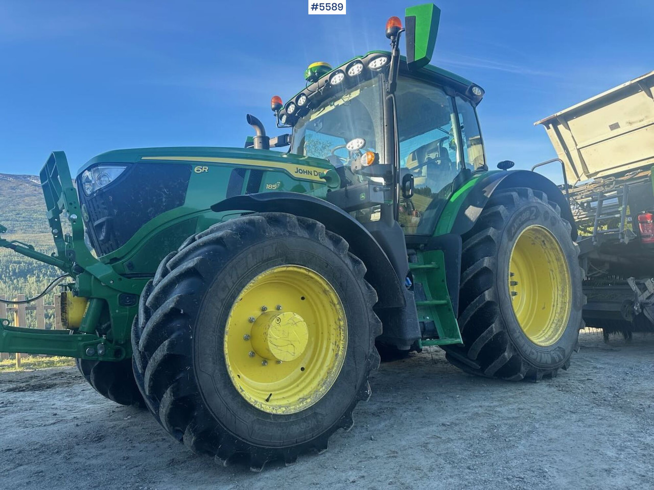 2024 John Deere 6R 185 4x4 tractor w/ front loader, GPS and winter tires. WATCH VIDEO - Tracteur agricole: photos 1 2024 John Deere 6R 185 4x4 tractor w/ front loader, GPS and winter tires. WATCH VIDEO - Tracteur agricole: photos 1