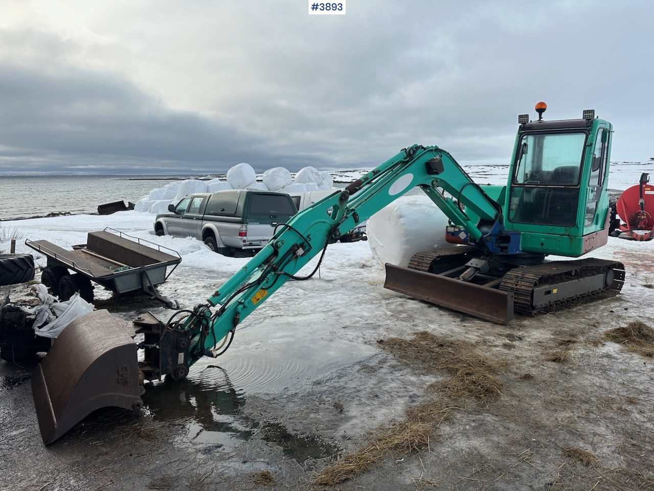 22003 IHI 45N excavator w/ 3 buckets - Pelle: photos 2 22003 IHI 45N excavator w/ 3 buckets - Pelle: photos 2