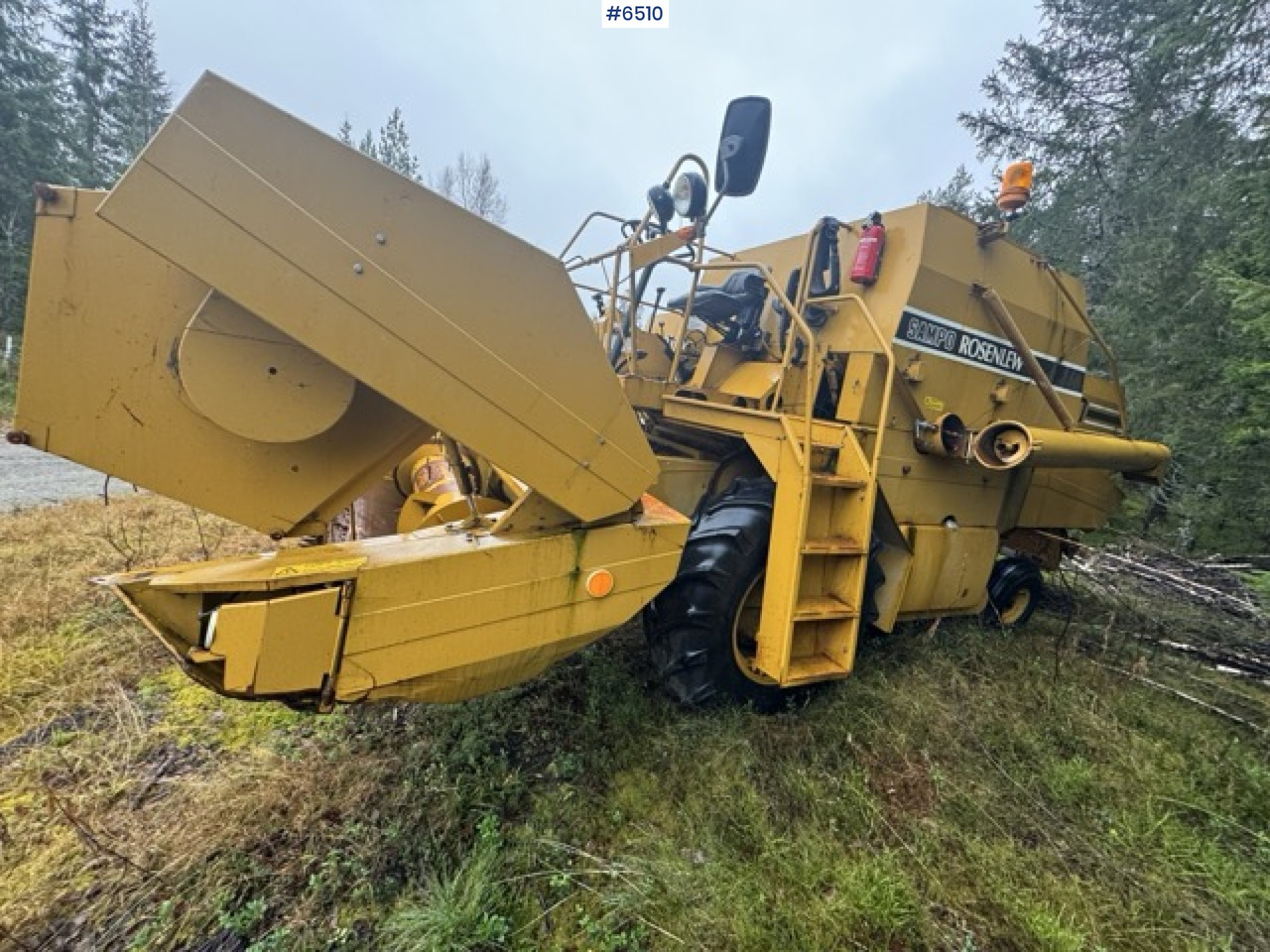 Approx. 1985 Sampo Rosenlew 500 combine harvester - Moissonneuse-batteuse: photos 1 Approx. 1985 Sampo Rosenlew 500 combine harvester - Moissonneuse-batteuse: photos 1