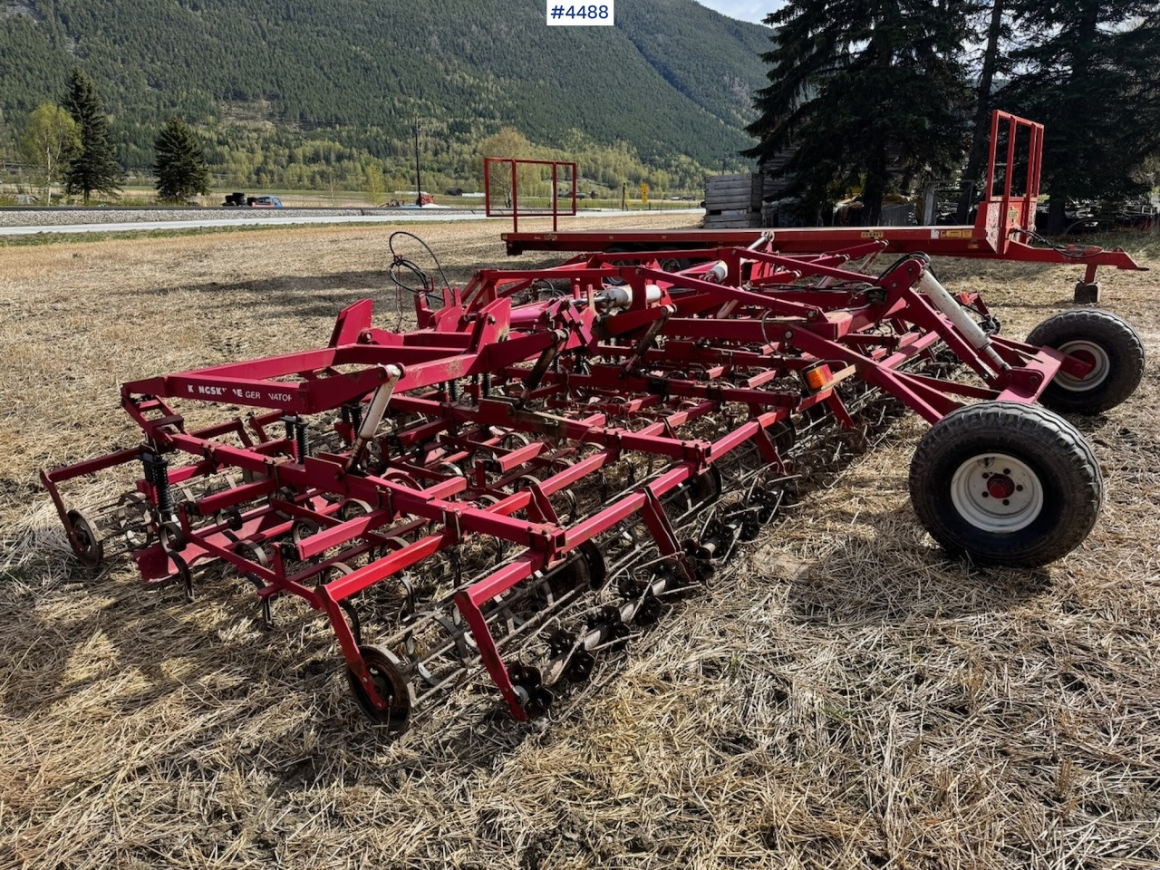 Ca. 2000 Kongskilde Germinator Harrow - Outils du sol: photos 2 Ca. 2000 Kongskilde Germinator Harrow - Outils du sol: photos 2