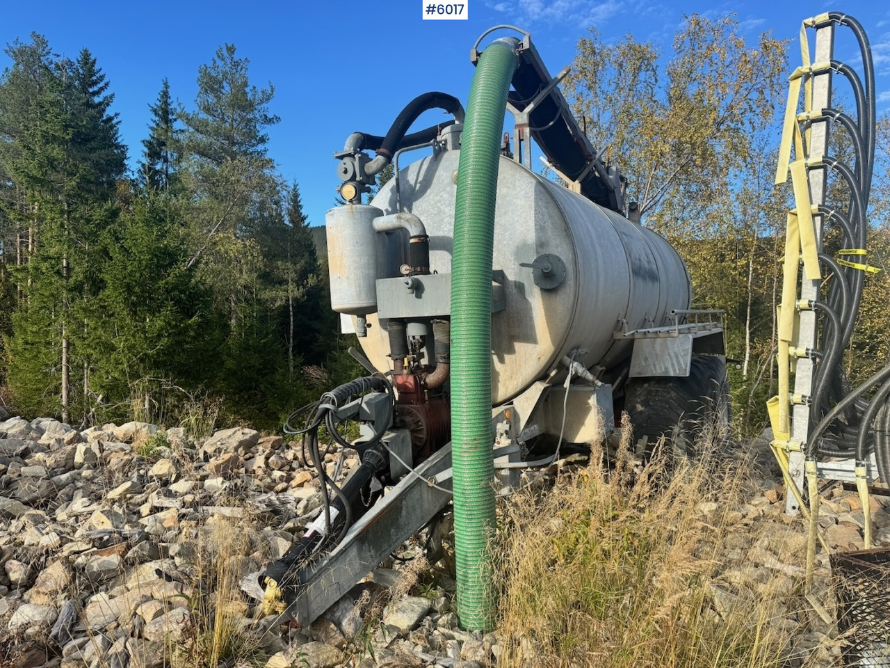 Caveco vacuum wagon with loading robot - Remorque citerne: photos 4 Caveco vacuum wagon with loading robot - Remorque citerne: photos 4