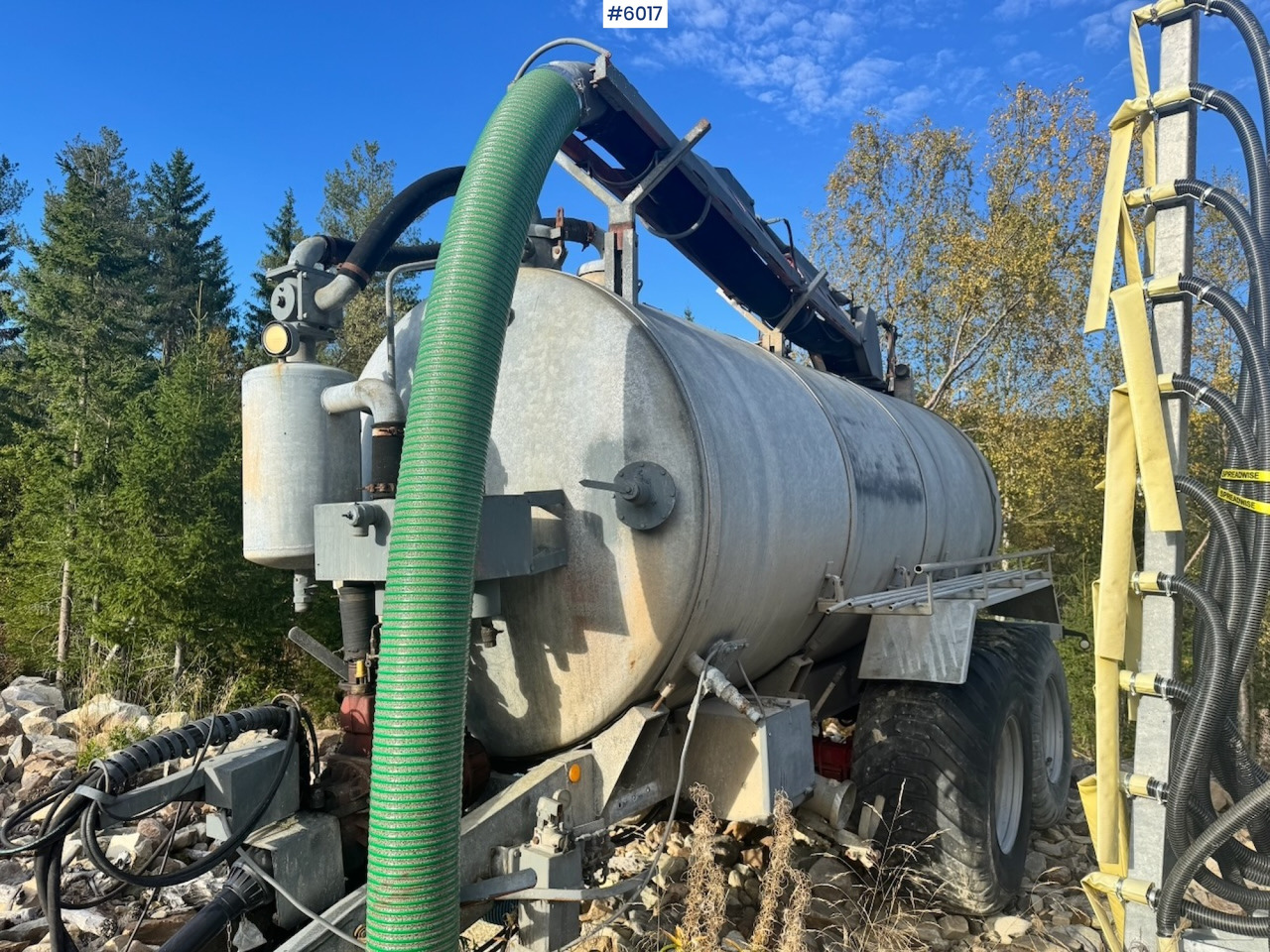 Caveco vacuum wagon with loading robot - Remorque citerne: photos 5 Caveco vacuum wagon with loading robot - Remorque citerne: photos 5