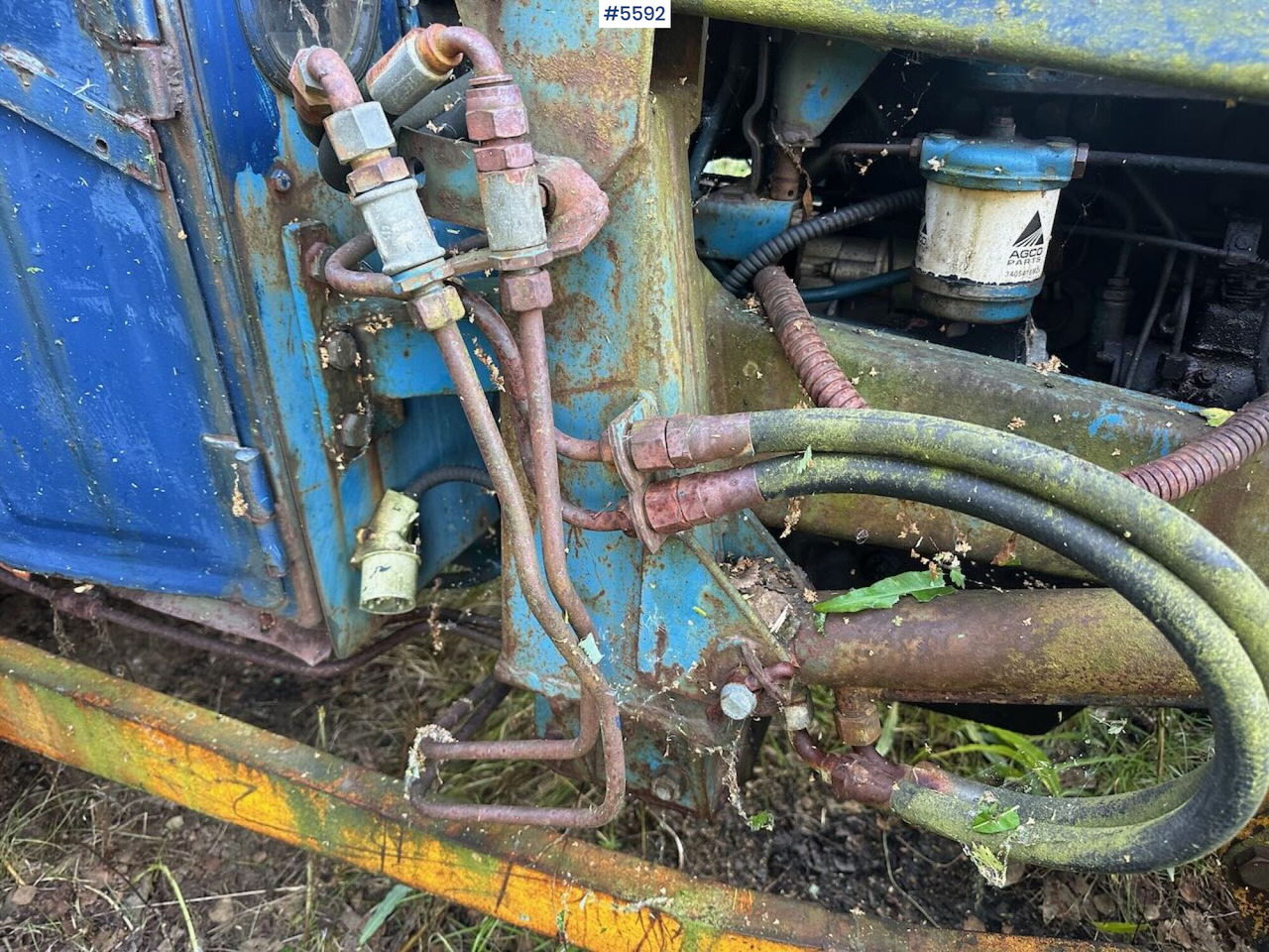 Circa 1974 Ford 4000 tractor w/ front loader and excavator. REP.OBJECT - Tracteur agricole: photos 3 Circa 1974 Ford 4000 tractor w/ front loader and excavator. REP.OBJECT - Tracteur agricole: photos 3