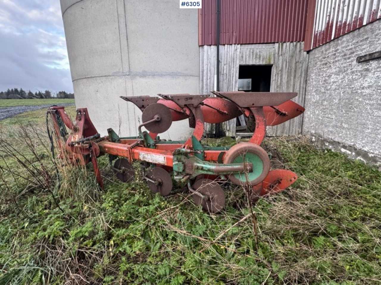 Kverneland 3-furrow reversible plough - Outils du sol: photos 1 Kverneland 3-furrow reversible plough - Outils du sol: photos 1