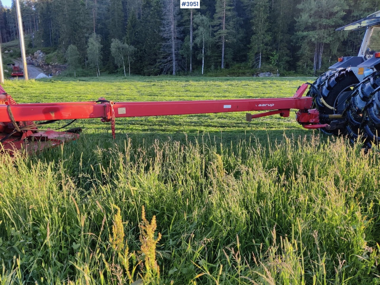 Kverneland Taarup 4040 C Mowing machine w/undercarriage - Matériel de fenaison: photos 4 Kverneland Taarup 4040 C Mowing machine w/undercarriage - Matériel de fenaison: photos 4