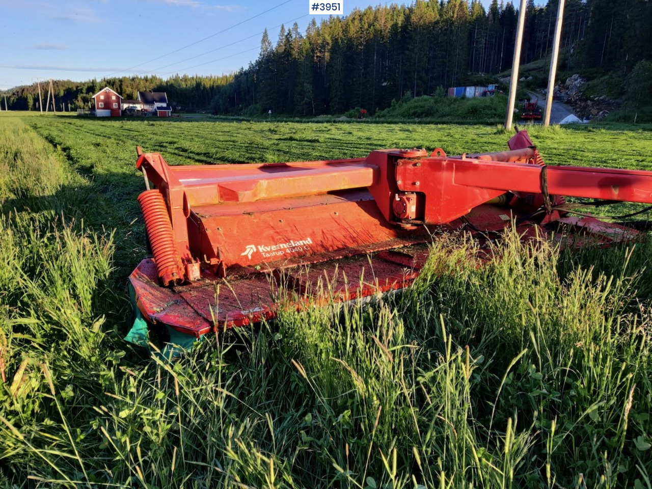 Kverneland Taarup 4040 C Mowing machine w/undercarriage - Matériel de fenaison: photos 1 Kverneland Taarup 4040 C Mowing machine w/undercarriage - Matériel de fenaison: photos 1