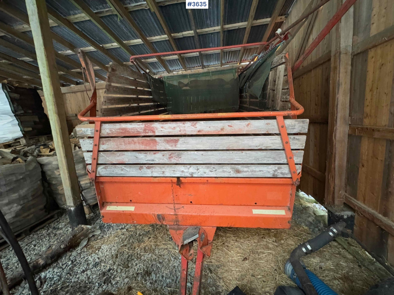 Kverneland UN7000 unloading trailer - Matériel de fenaison: photos 1 Kverneland UN7000 unloading trailer - Matériel de fenaison: photos 1