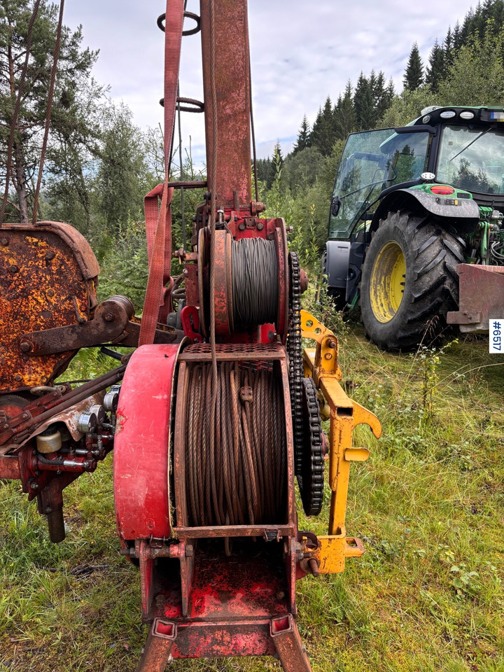 1986 Igland three-point mounted cable car winch - Matériel forestier: photos 2 1986 Igland three-point mounted cable car winch - Matériel forestier: photos 2