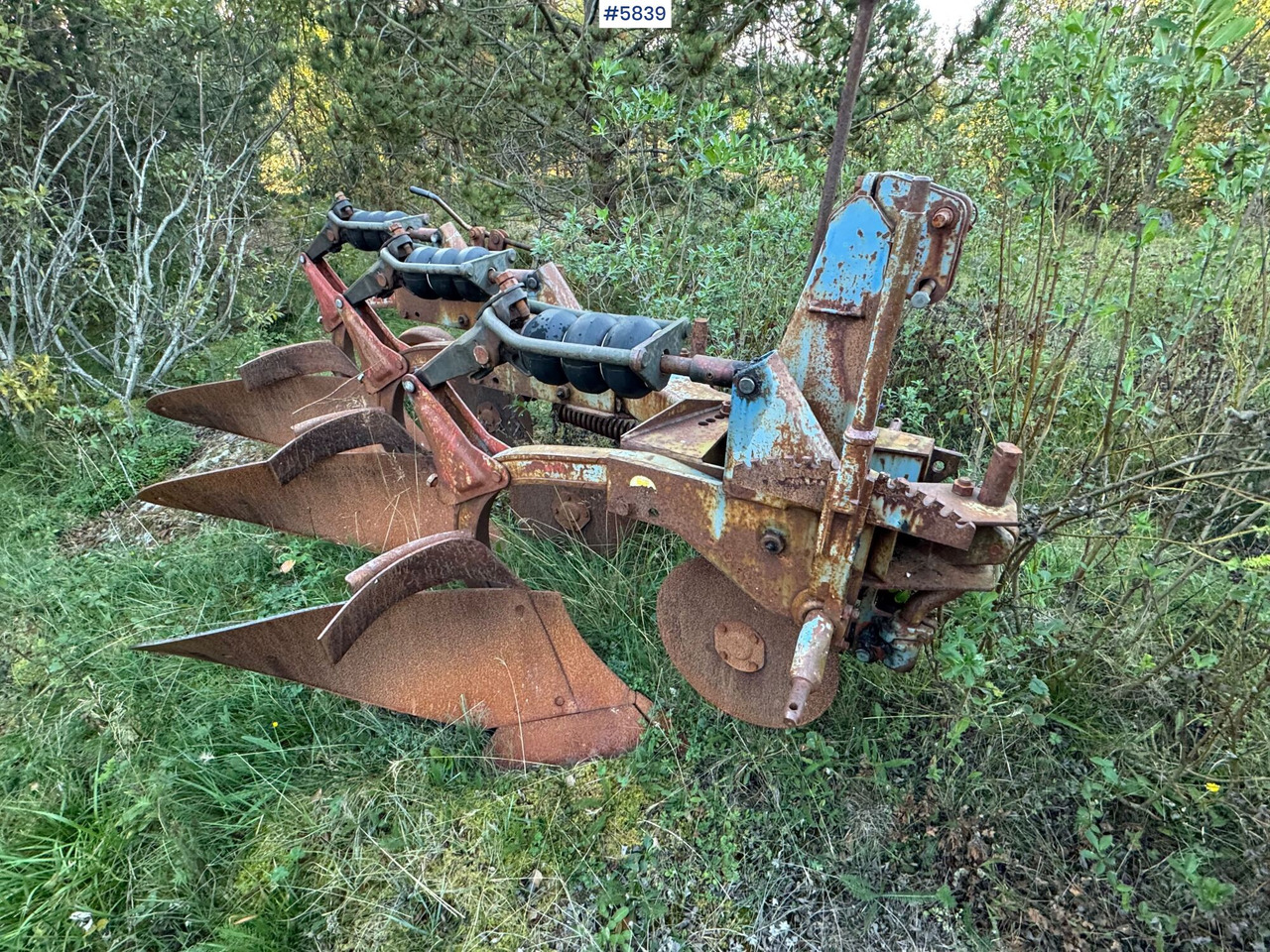 Øverum 3-furrow plow - Outils du sol: photos 2 Øverum 3-furrow plow - Outils du sol: photos 2