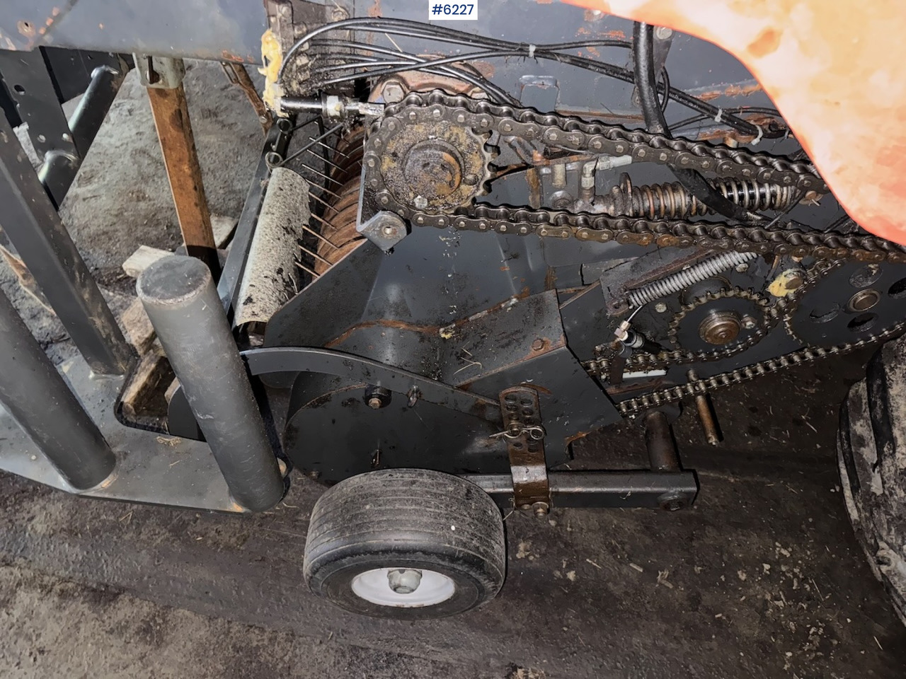 Matériel de fenaison Taarup BIO Round Baler: photos 13 Matériel de fenaison Taarup BIO Round Baler: photos 13