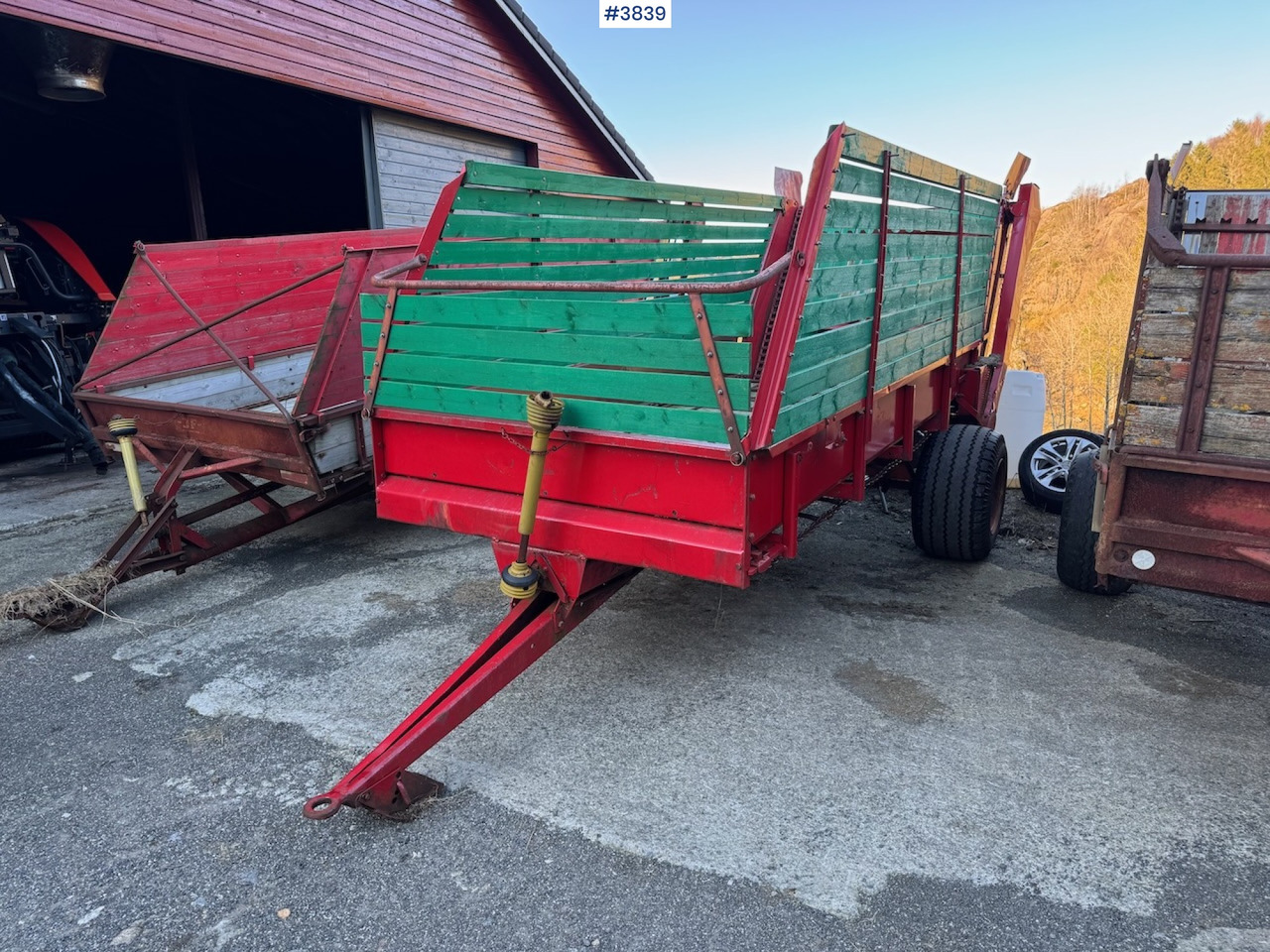 Underhaug Forage wagon long type. - Matériel de fenaison: photos 1 Underhaug Forage wagon long type. - Matériel de fenaison: photos 1