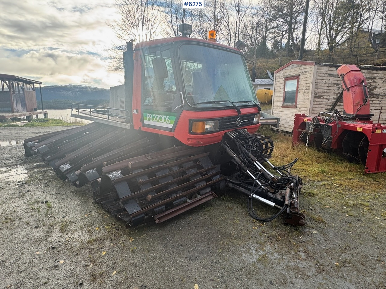 1985 Kässbohrer PB 270DS treadle machine w/ cutters and smoothing board - Véhicule de voirie/ Spécial: photos 1 1985 Kässbohrer PB 270DS treadle machine w/ cutters and smoothing board - Véhicule de voirie/ Spécial: photos 1