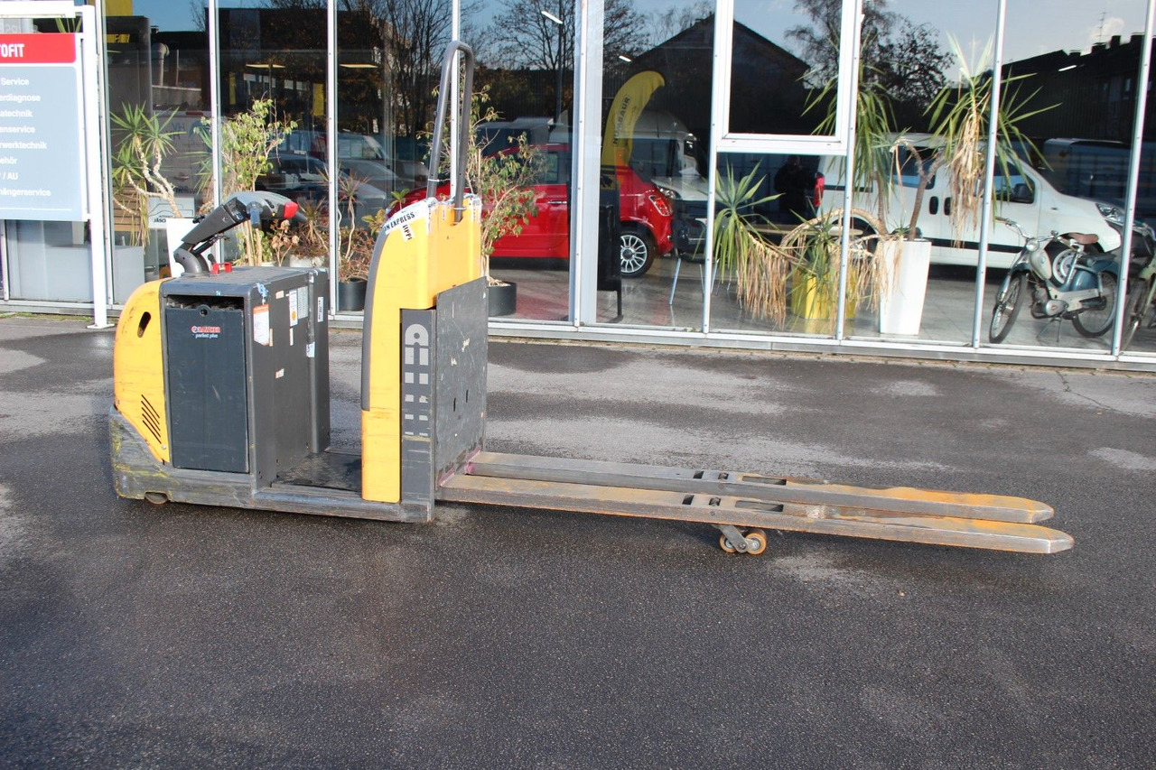 Atlet PPL/200S Ameise Niedrighubwagen - Transpalette: photos 1 Atlet PPL/200S Ameise Niedrighubwagen - Transpalette: photos 1