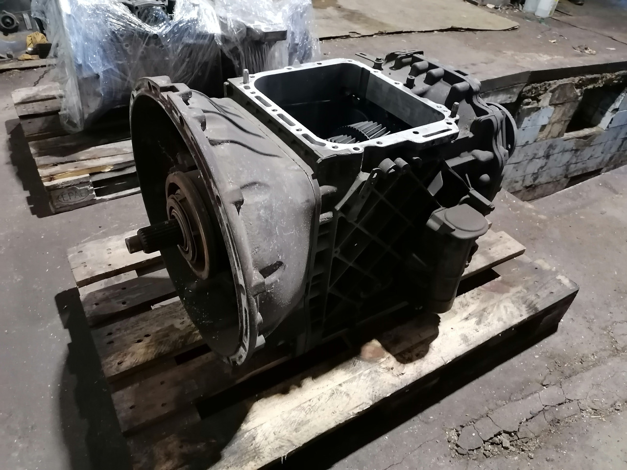 VOLVO remanufactured gearbox AT2612D - Boîte de vitesse: photos 2 VOLVO remanufactured gearbox AT2612D - Boîte de vitesse: photos 2