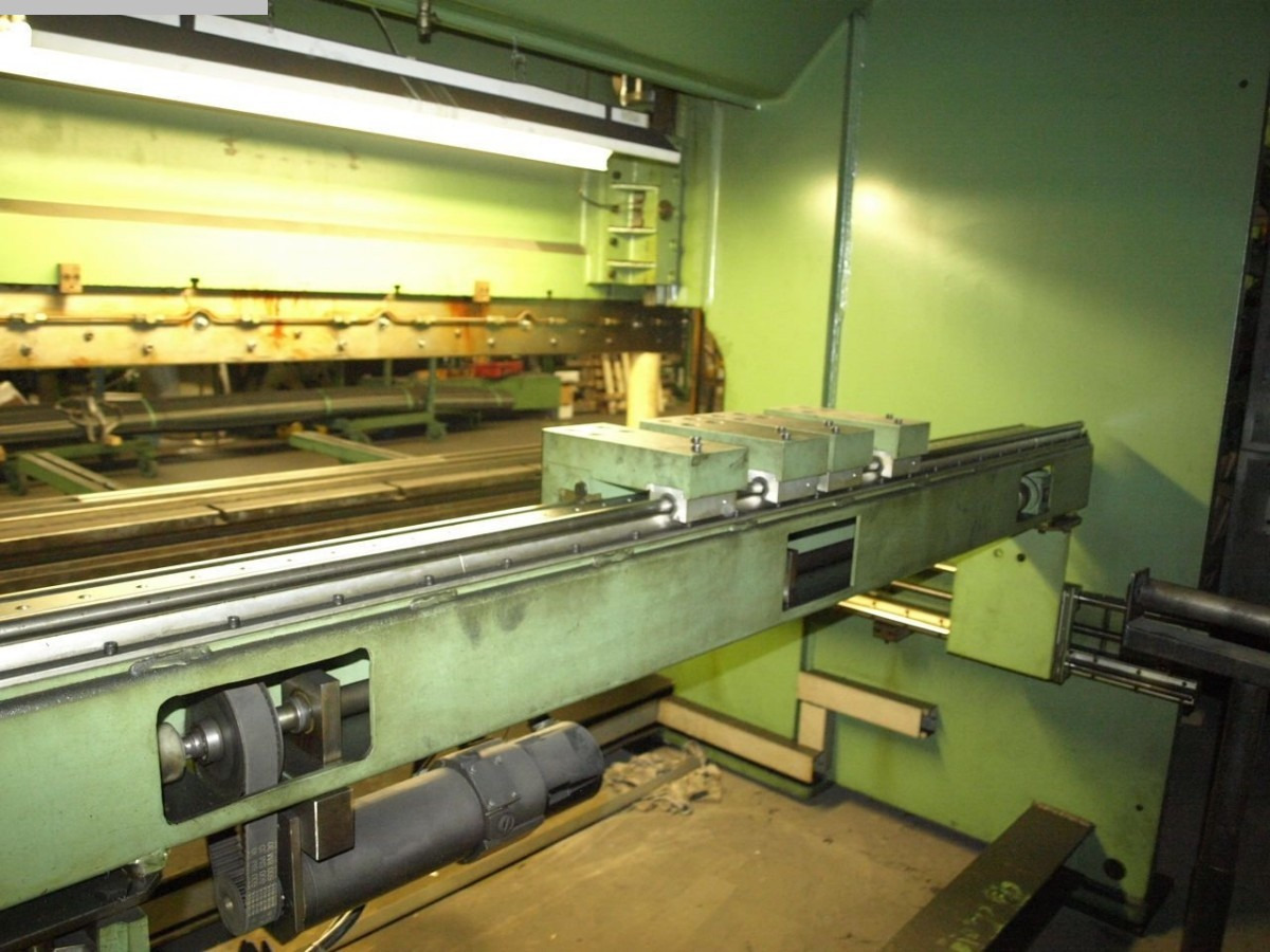 LOTZE 309x3000kn - Machine à métaux: photos 5 LOTZE 309x3000kn - Machine à métaux: photos 5